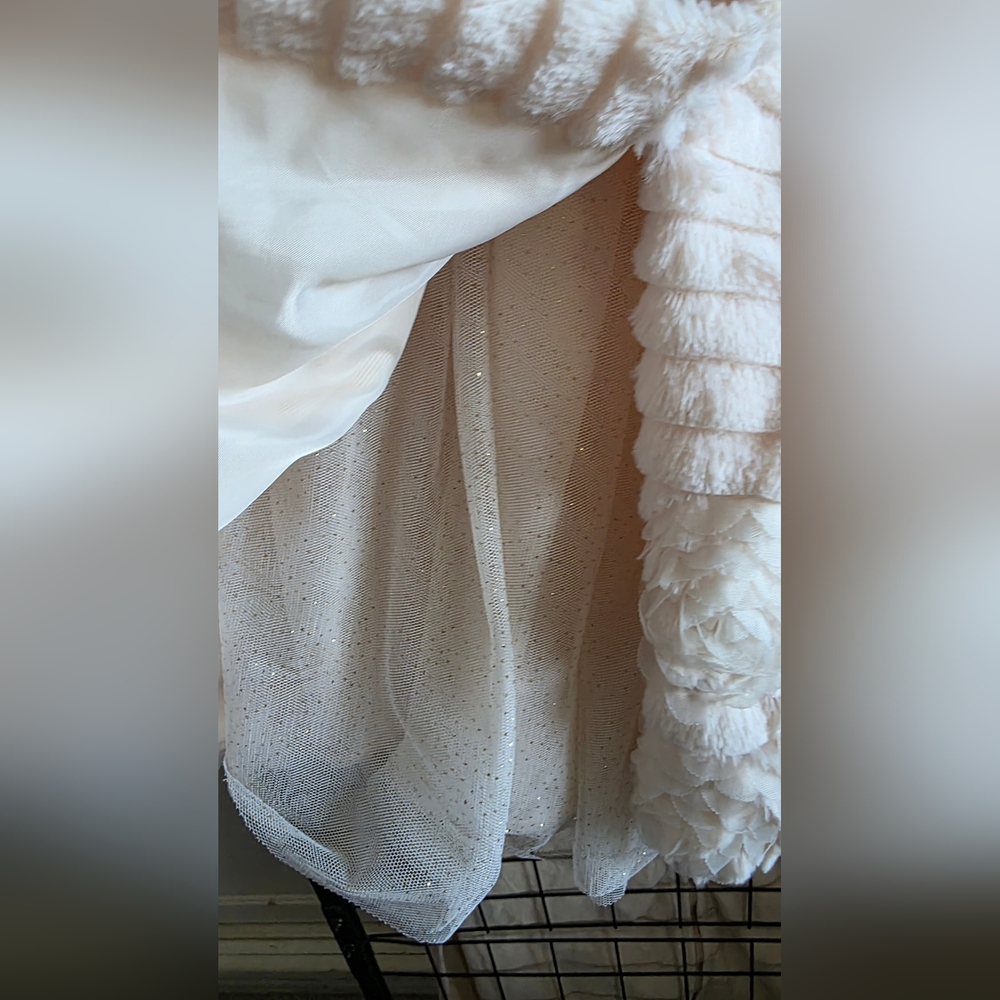 Adorable White Faux Fur Baby Coat & Dress Size 24 Months - Picture 4 of 10